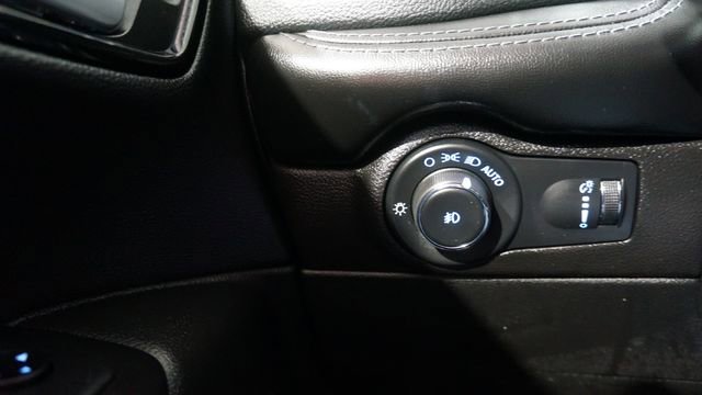 Used 2021 Dodge Durango SXT image 28