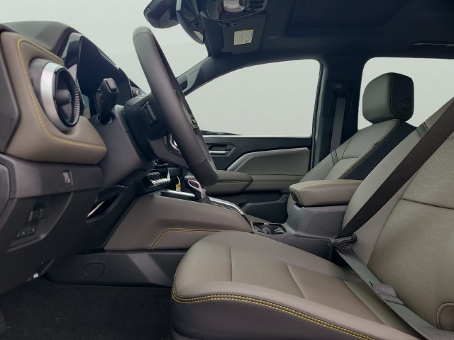 New 2026 Chevrolet Colorado ZR2 w/ Technology Package AWD/4WD image 19