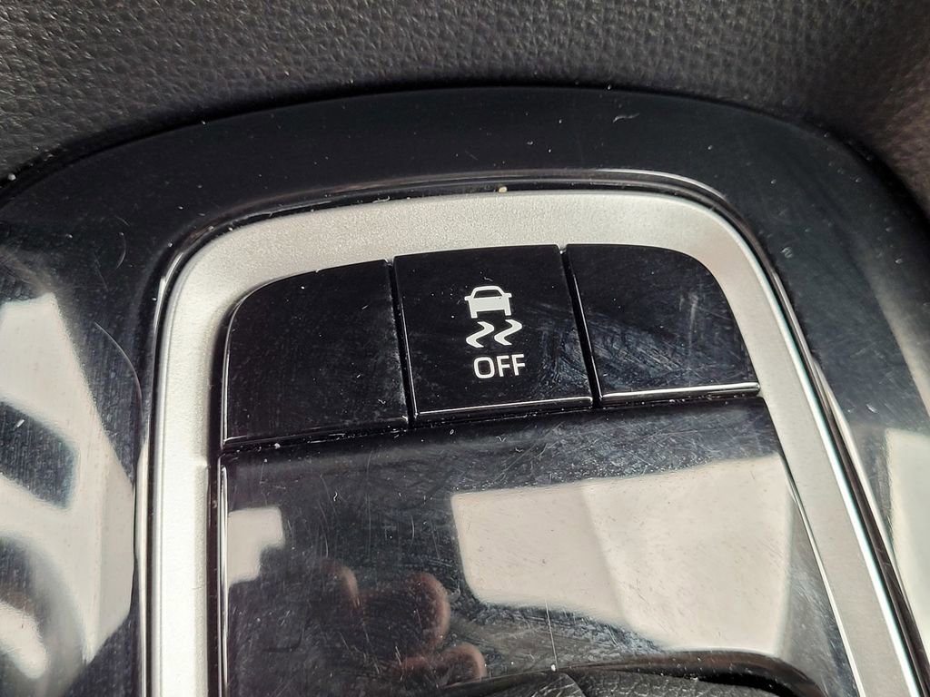 Used 2025 Toyota Corolla LE w/ Convenience Package FWD image 20