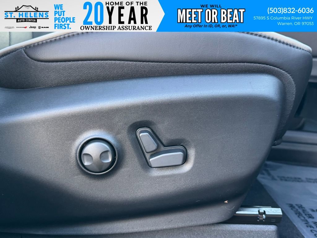 New 2026 Chrysler Pacifica Limited image 34