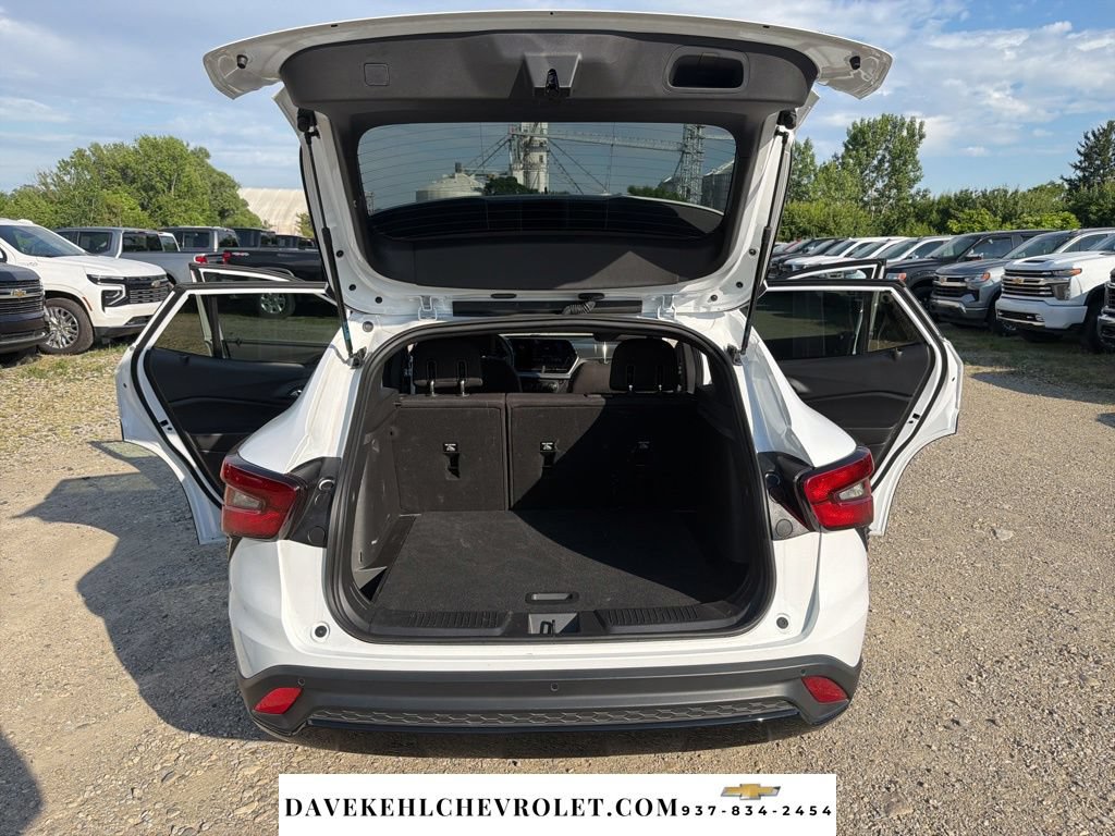 Used 2025 Chevrolet Trax RS w/ Driver Confidence Package FWD image 27
