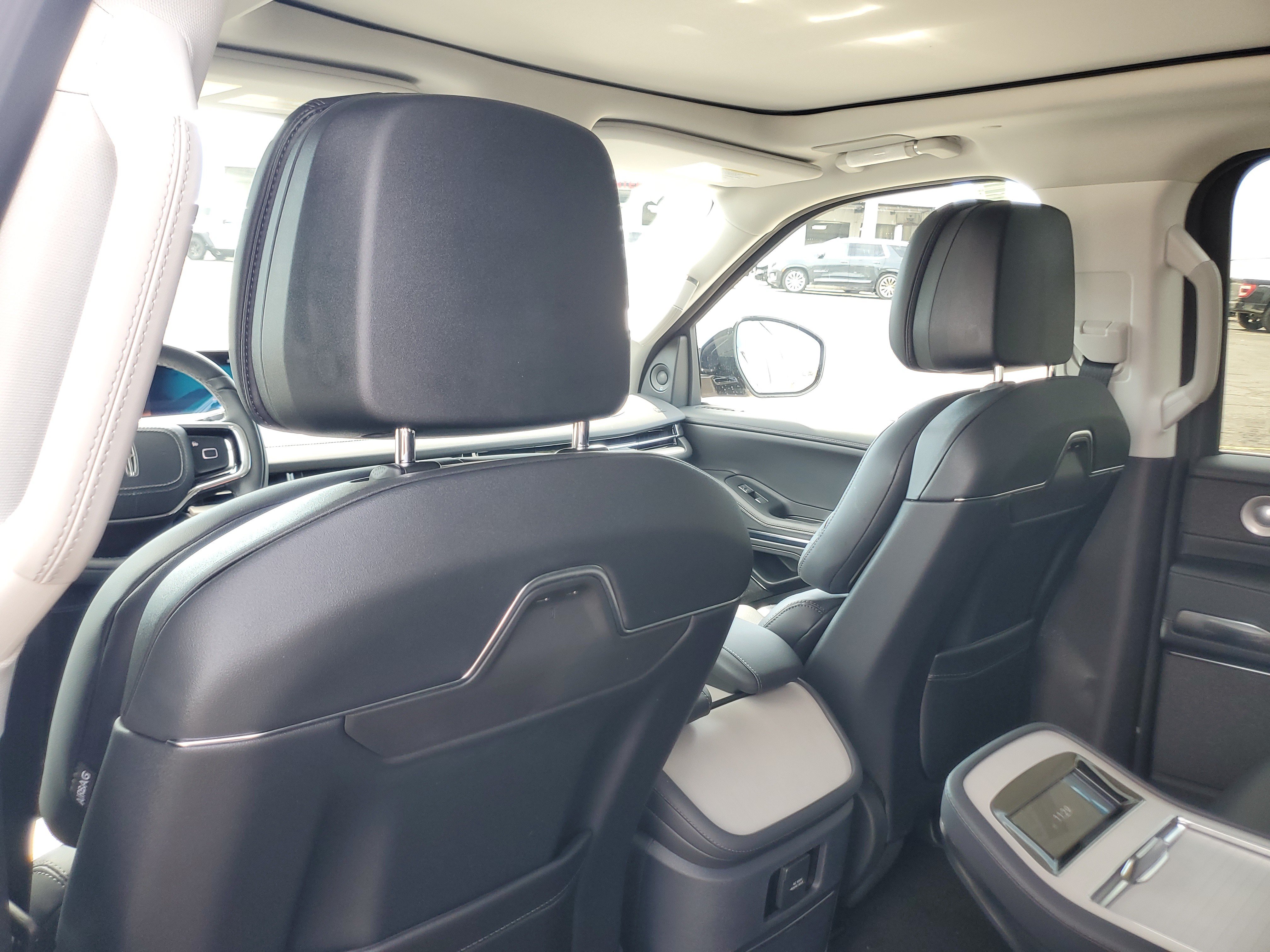 New 2027 Lincoln Navigator Reserve AWD/4WD image 28