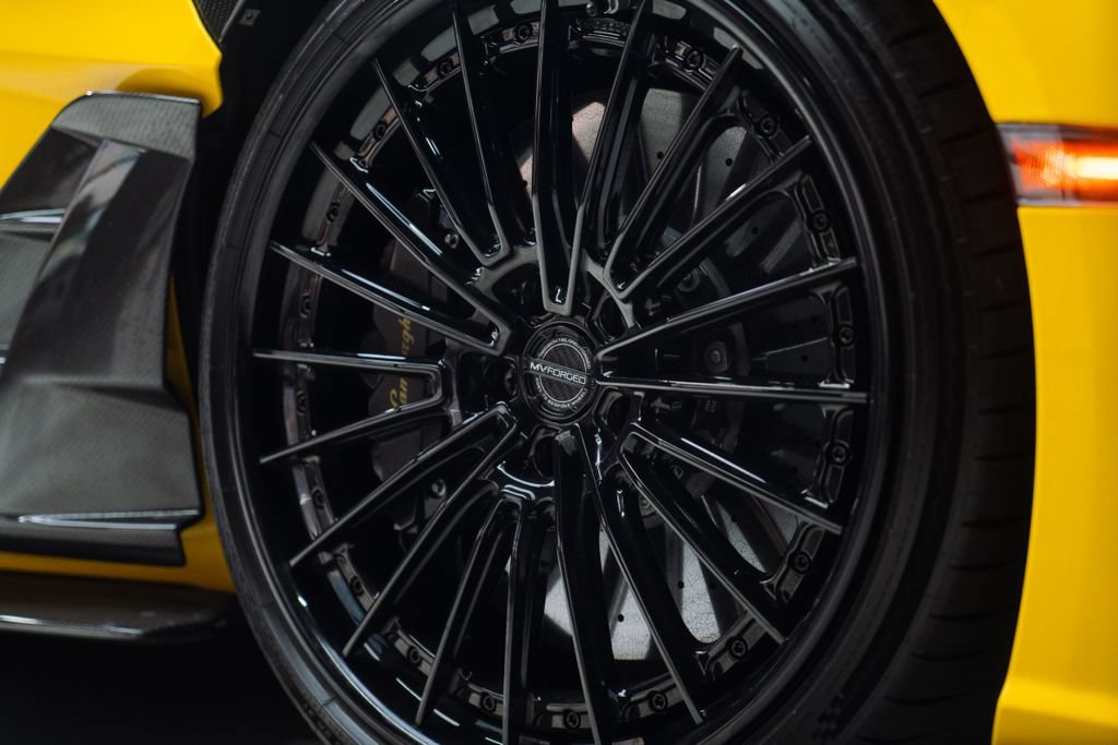 Used 2024 Lamborghini Revuelto AWD/4WD image 14
