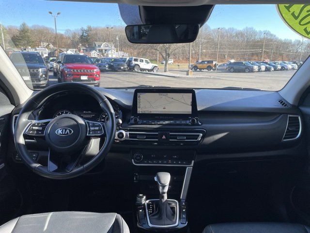 Used 2021 Kia Seltos SX w/ SX Sunroof Package image 13
