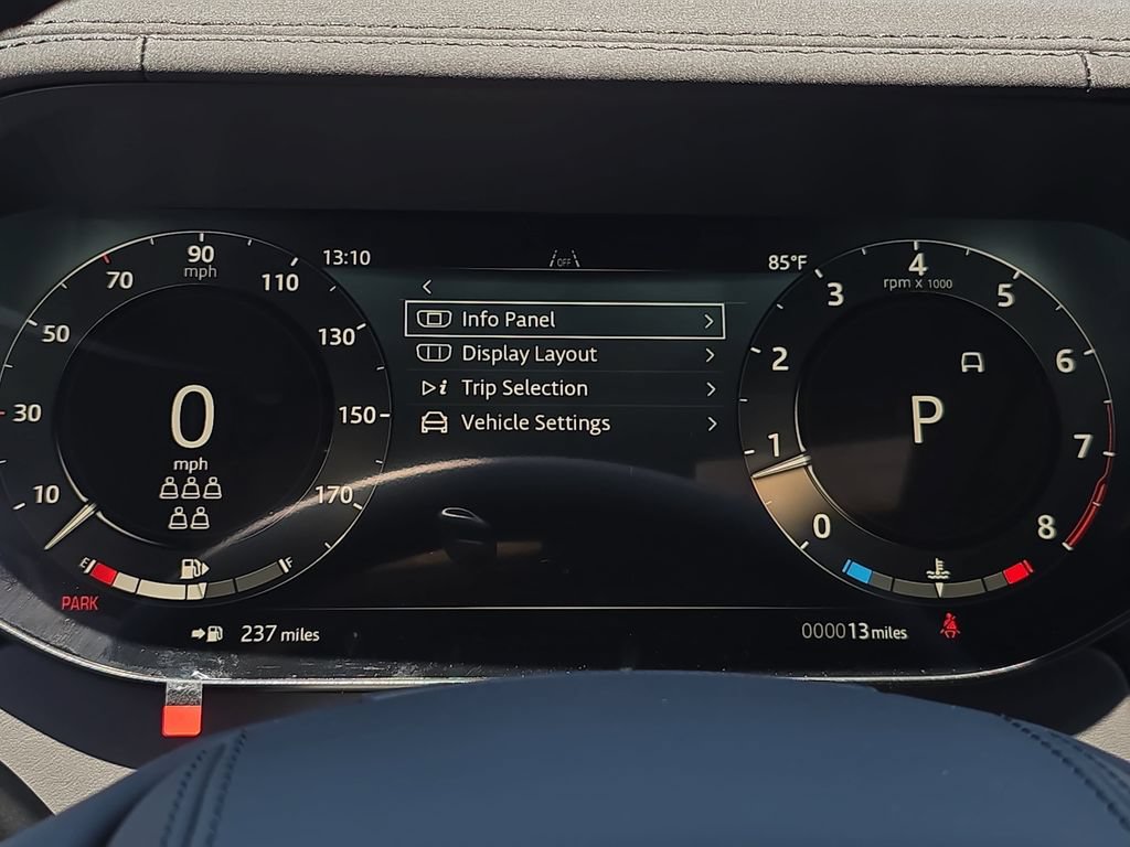 New 2026 Land Rover Range Rover Long Wheelbase SE AWD/4WD image 21