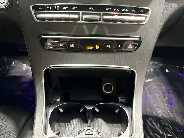 Used 2021 Mercedes-Benz GLC 300 4MATIC image 25