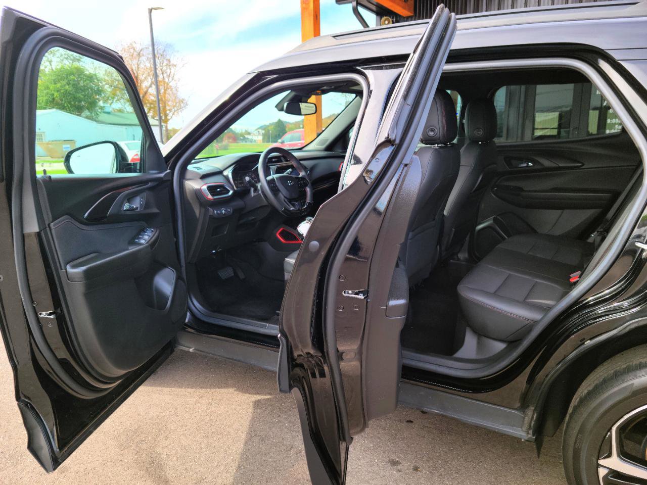 Used 2023 Chevrolet TrailBlazer RS w/ Convenience Package image 7