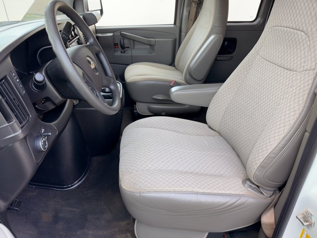 Certified 2019 Chevrolet Express 3500 LT w/ LT Preferred Equipment Group RWD image 5