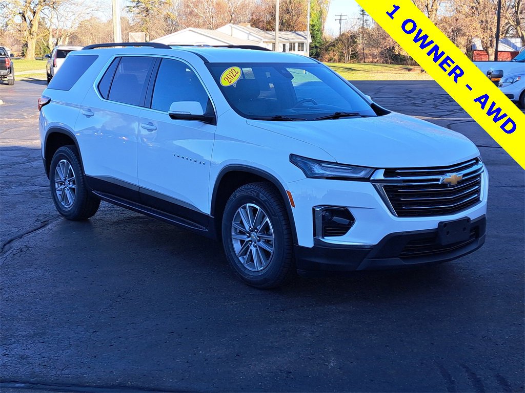 Used 2022 Chevrolet Traverse LT image 2