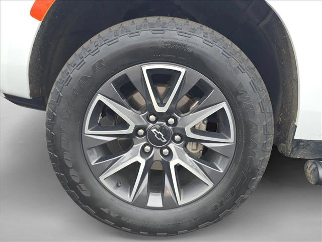 Used 2022 Chevrolet Suburban Z71 w/ Luxury Package image 25