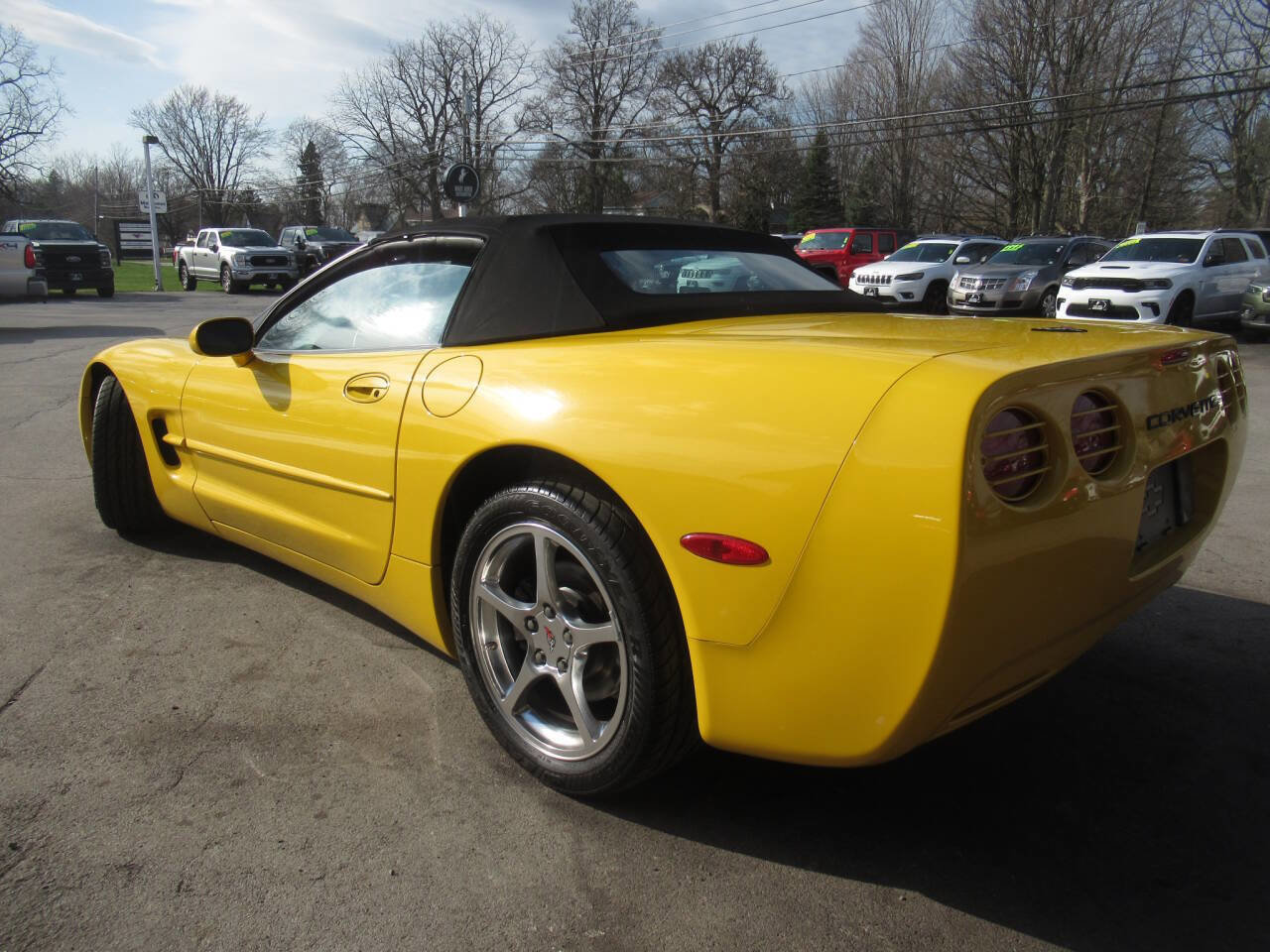 Used 2001 Chevrolet Corvette Convertible w/ Preferred Equipment Group2 image 28