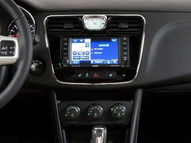 Used 2013 Chrysler 200 Touring FWD image 10