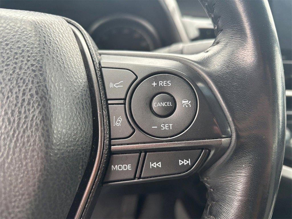 Used 2022 Toyota Camry SE image 29