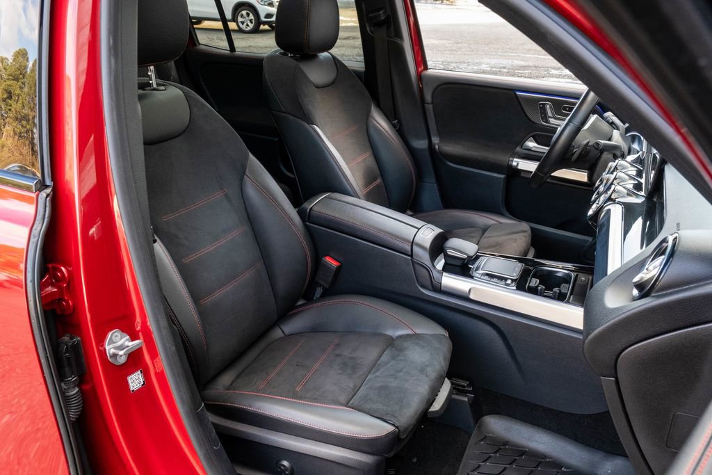 Used 2021 Mercedes-Benz GLB 250 4MATIC image 26