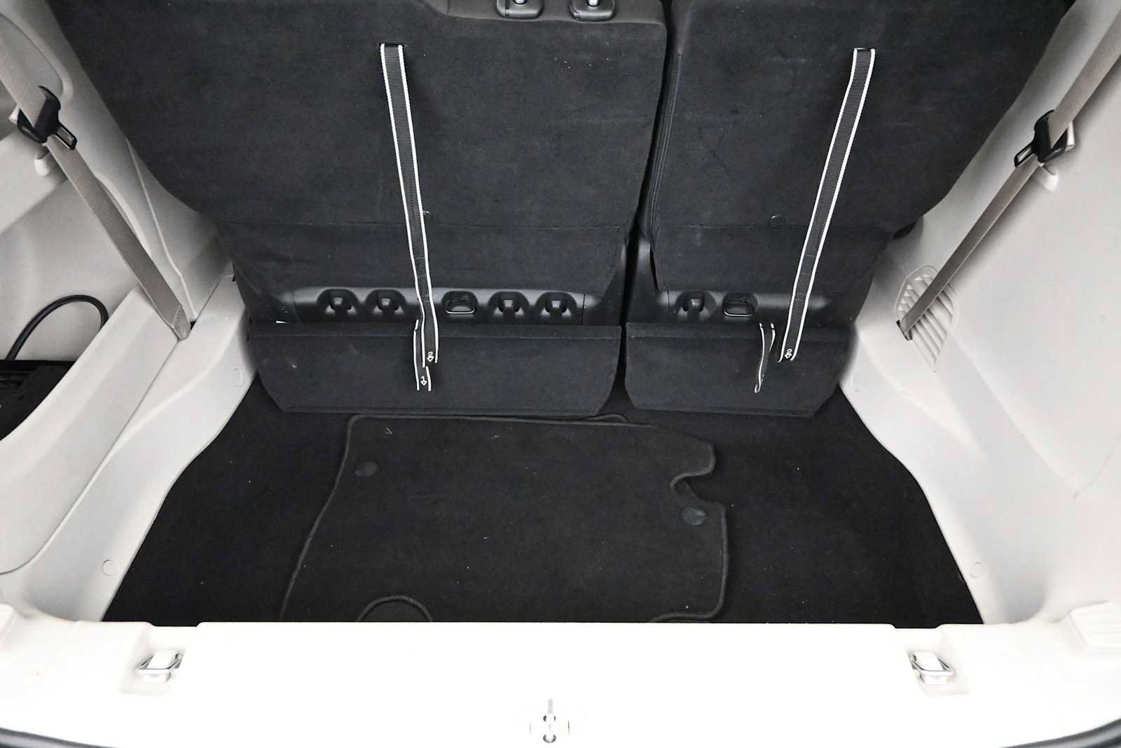 Used 2023 Chrysler Voyager LX FWD image 27