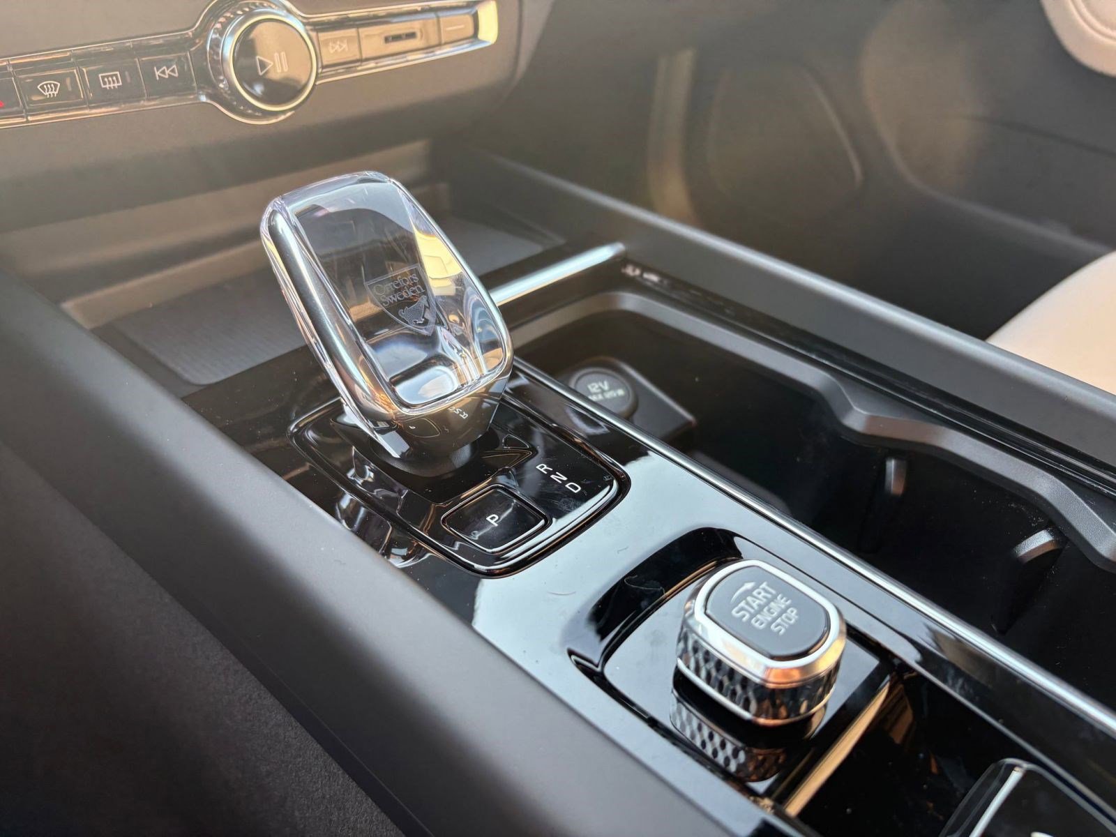 New 2026 Volvo XC60 B5 Plus w/ Climate Package image 18