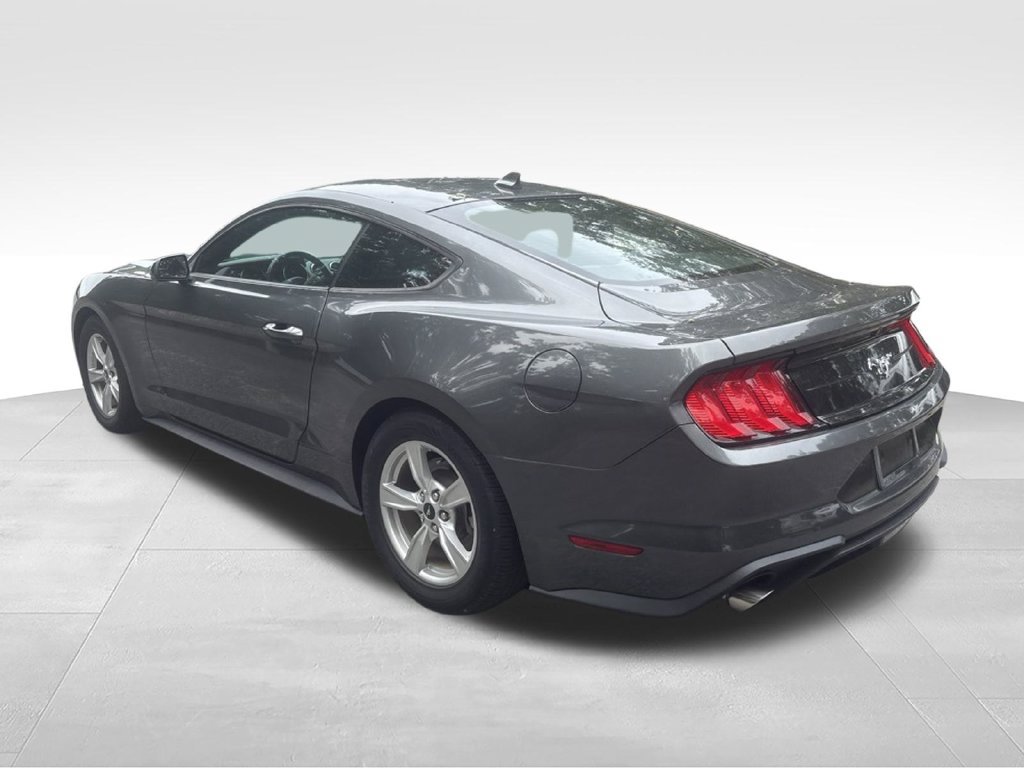 Used 2020 Ford Mustang Coupe RWD image 3