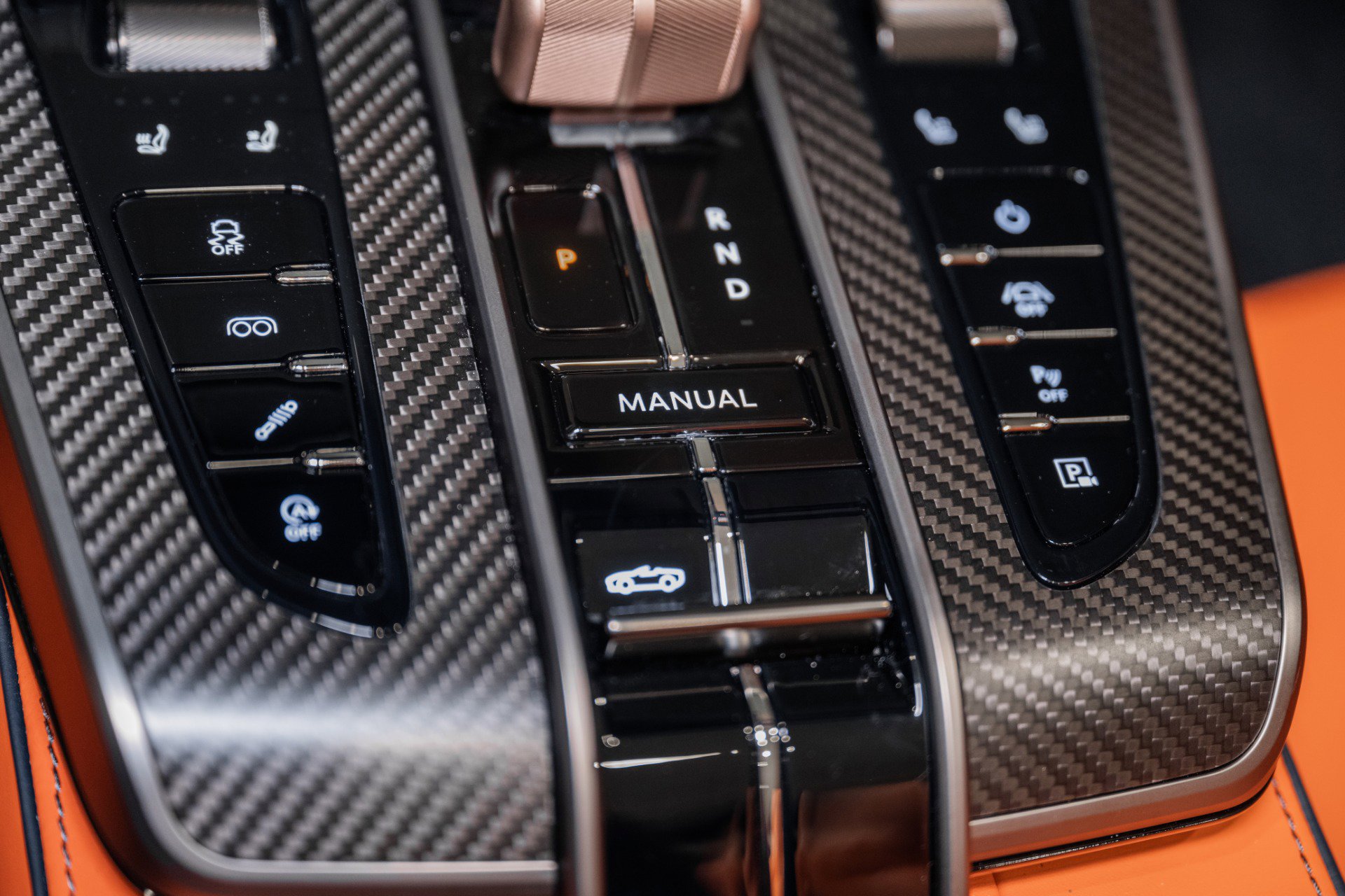 New 2026 Aston Martin Vanquish Convertible image 36