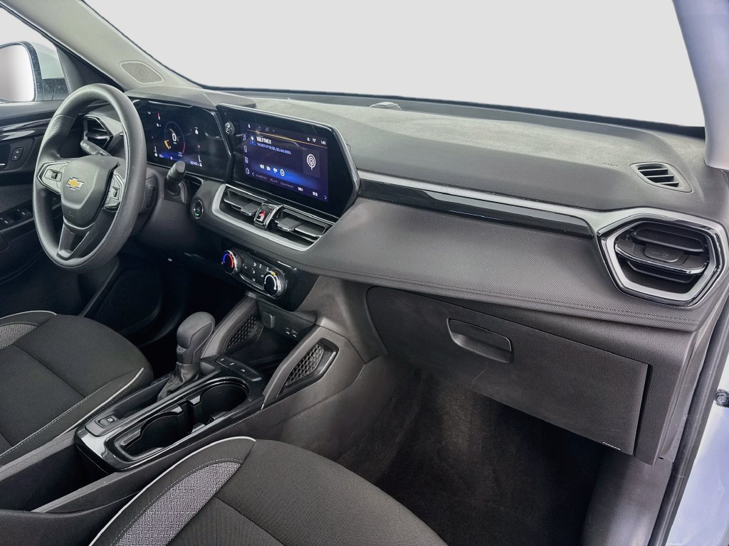 Used 2025 Chevrolet TrailBlazer LT FWD image 27