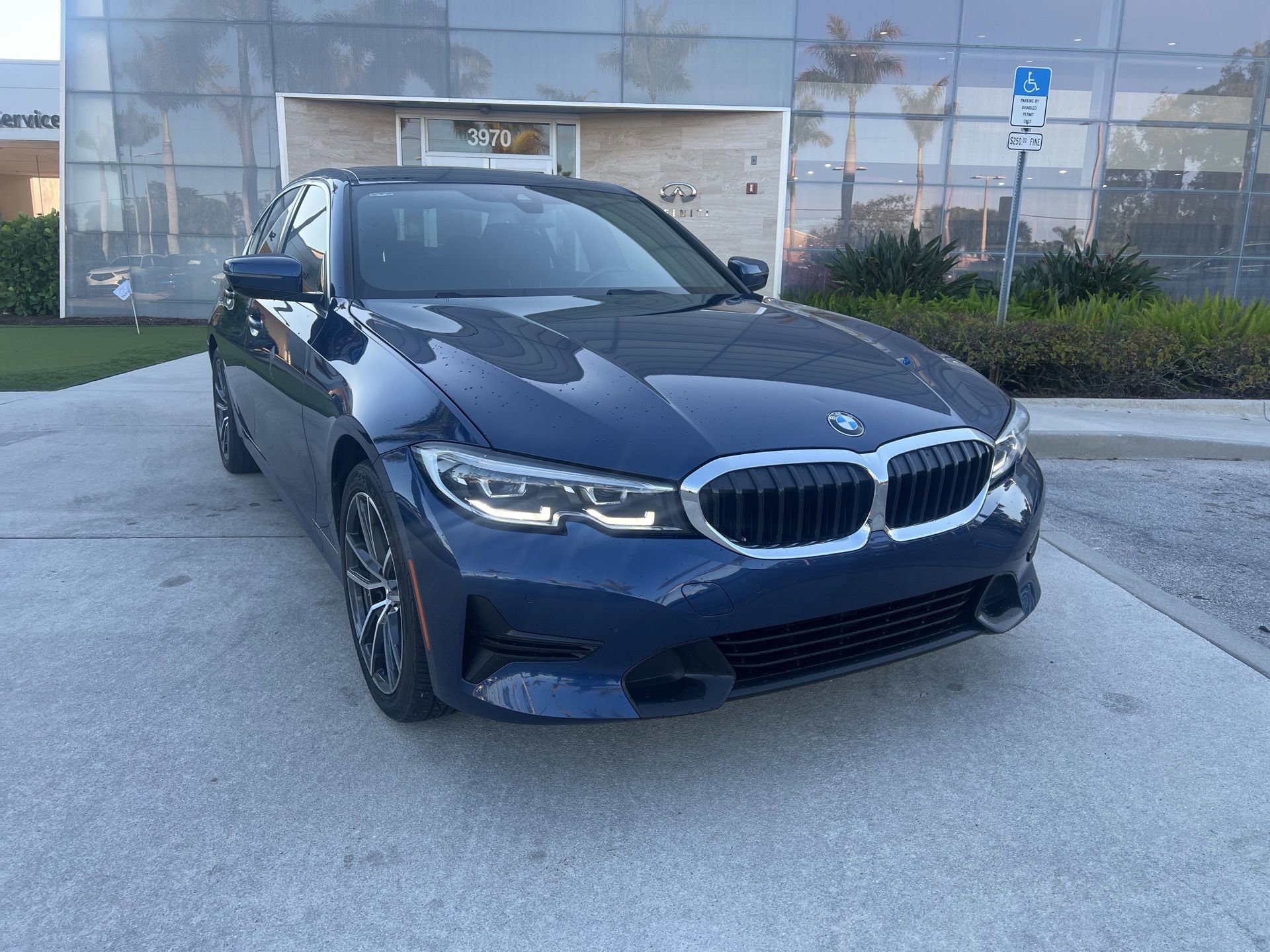 Used 2022 BMW 330i Sedan w/ Premium Package image 4