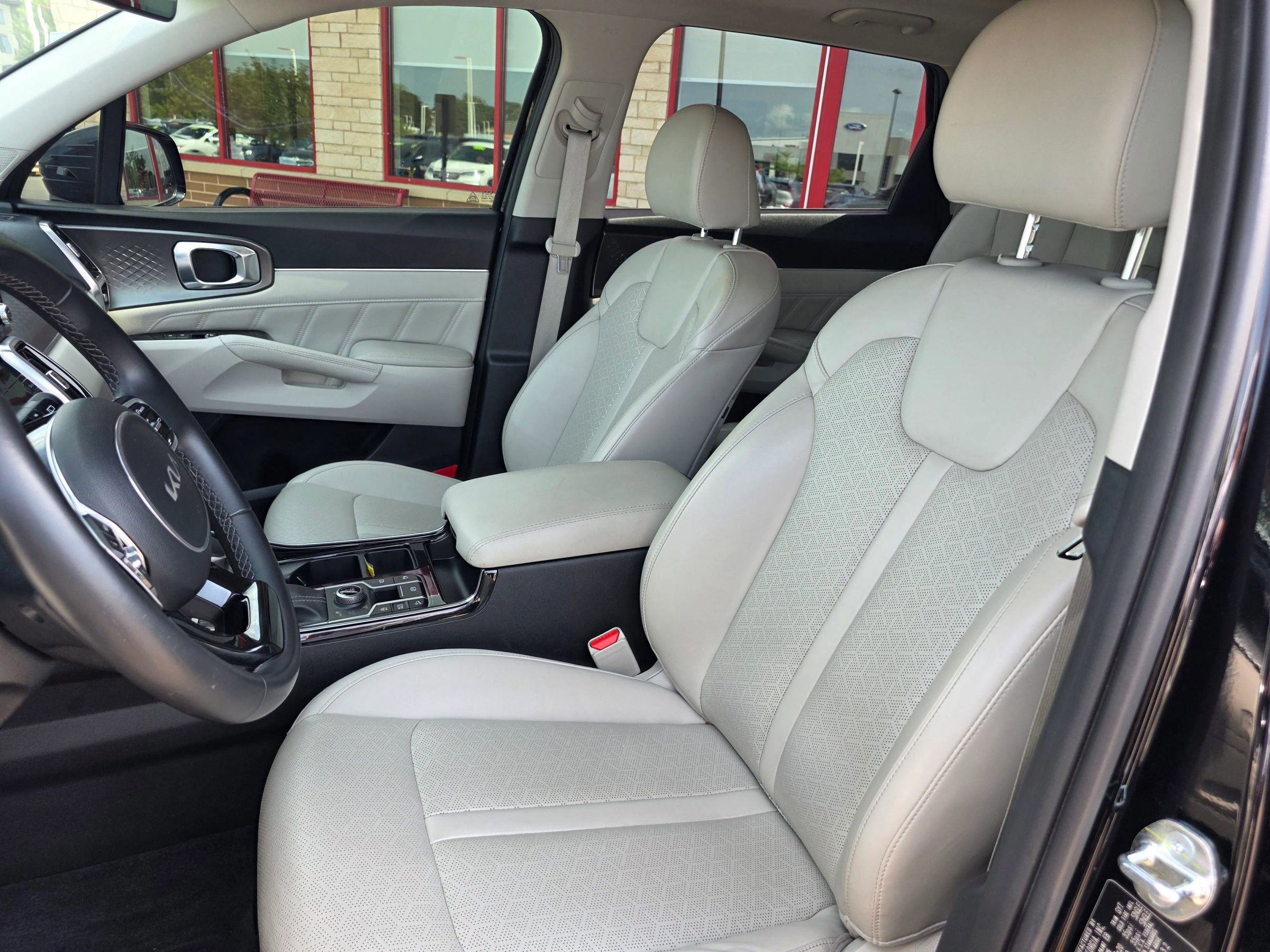 Used 2023 Kia Sorento SX image 12