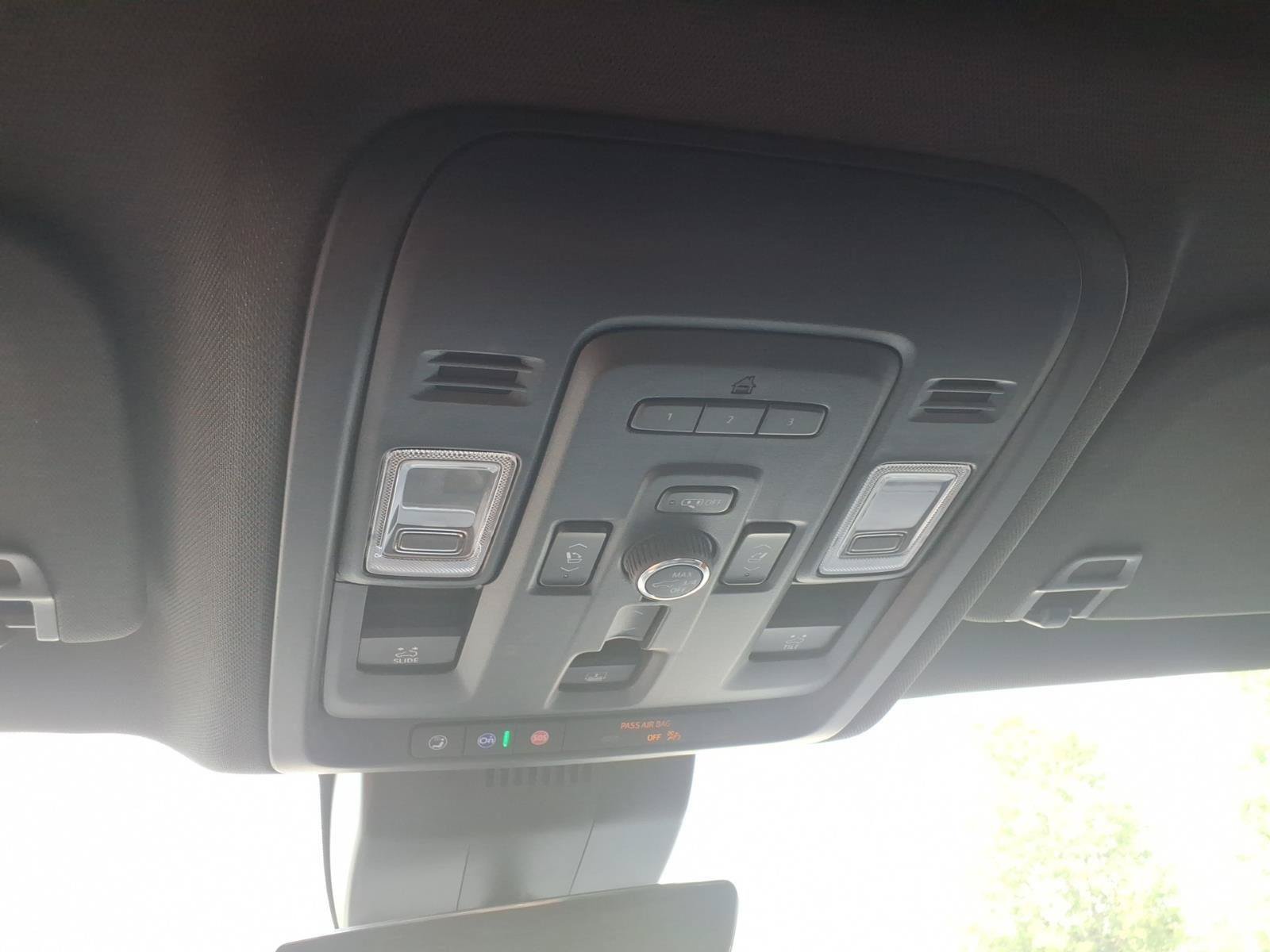 Used 2023 Chevrolet Tahoe High Country AWD/4WD image 30