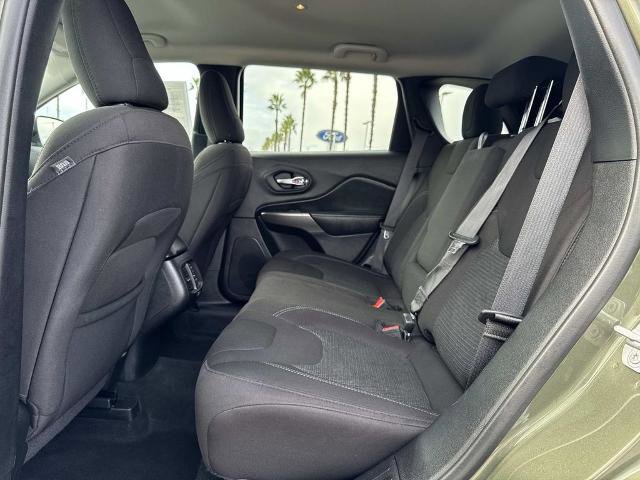 Used 2019 Jeep Cherokee Latitude w/ Popular Appearance Group image 24