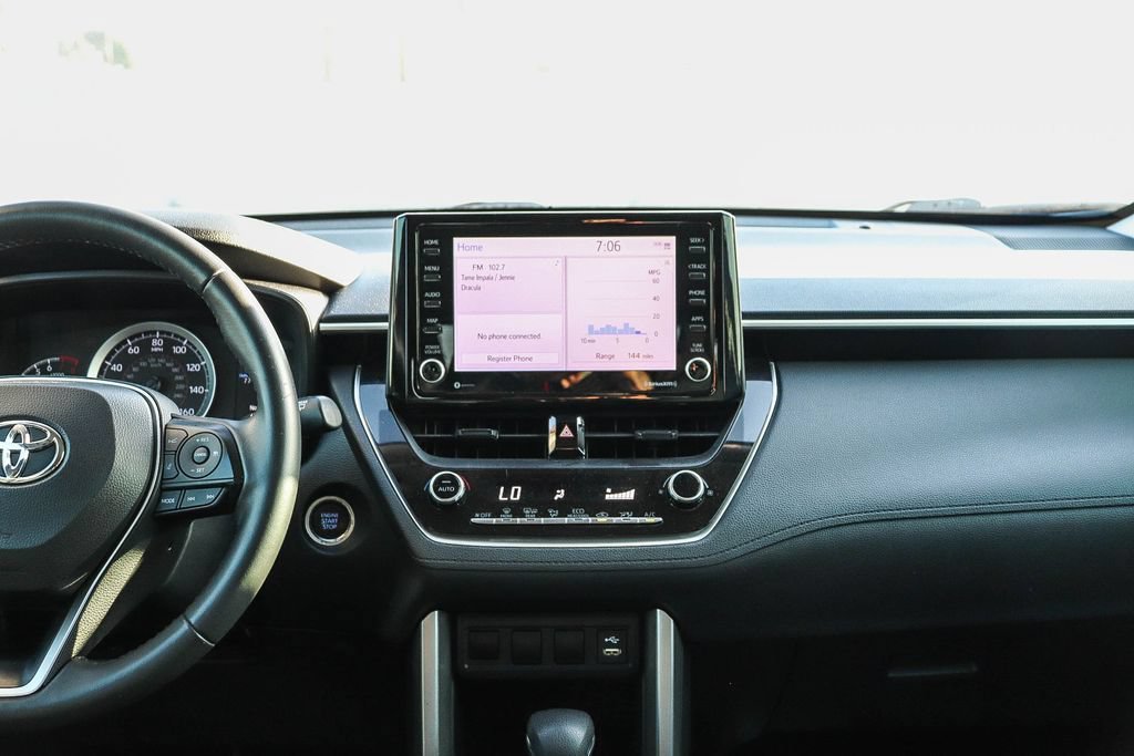 Used 2022 Toyota Corolla Cross LE FWD image 16