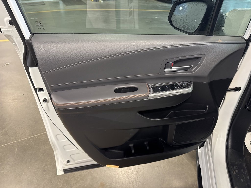 Used 2024 Toyota Sienna XSE image 23