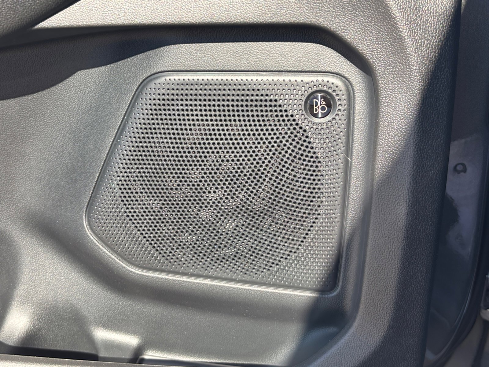 New 2025 Ford Escape SE w/ PHEV Premium Package FWD image 25