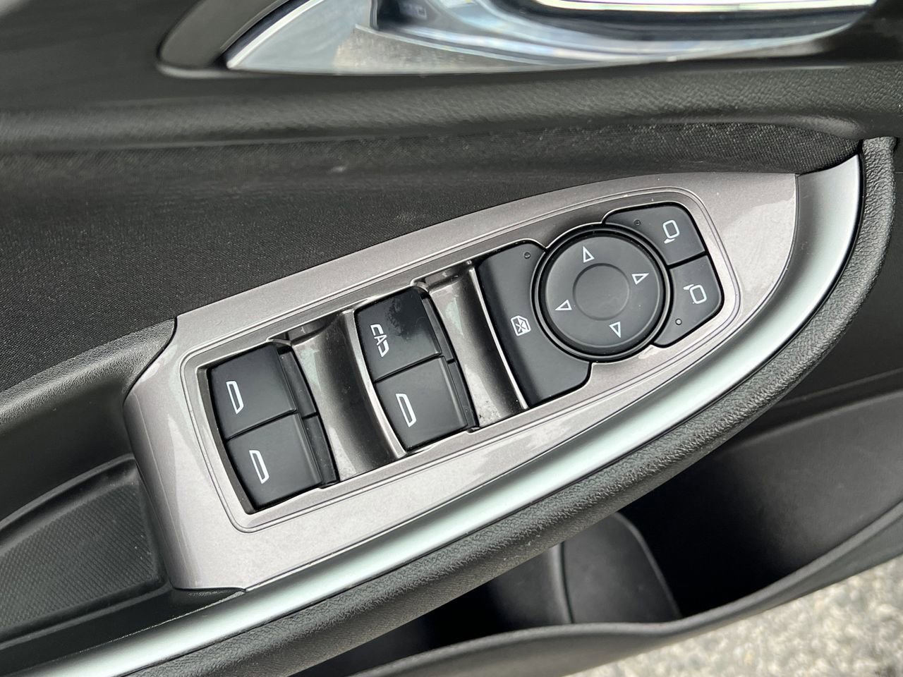 Used 2025 Chevrolet Malibu LT image 22