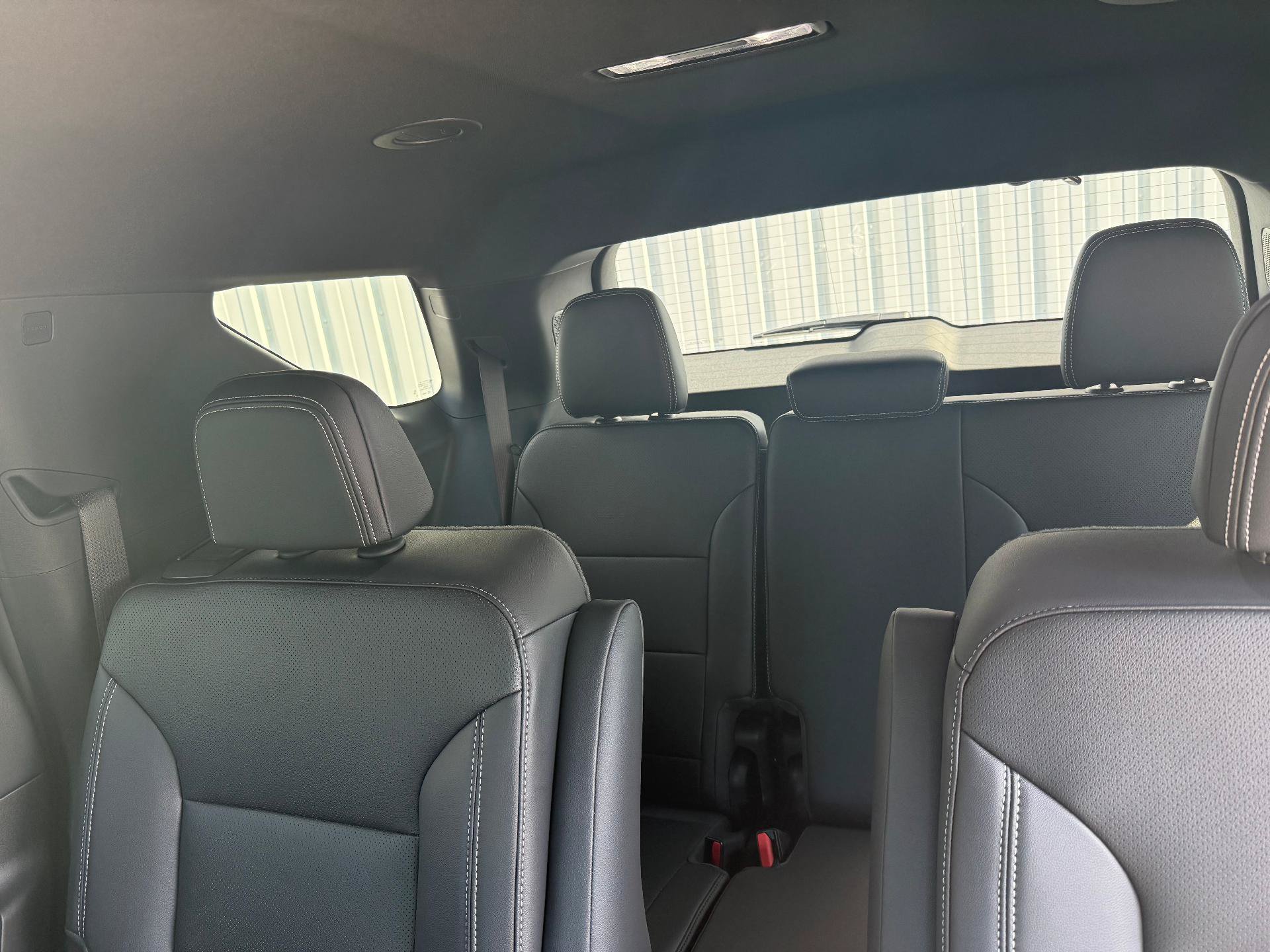 New 2026 Chevrolet Traverse LT w/ Midnight/Sport Edition FWD image 22