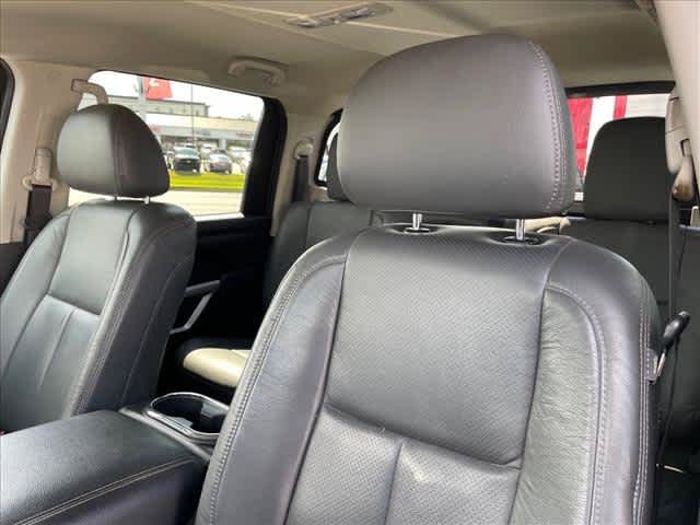 Used 2021 Nissan Titan SV w/ SV Convenience Package RWD image 19