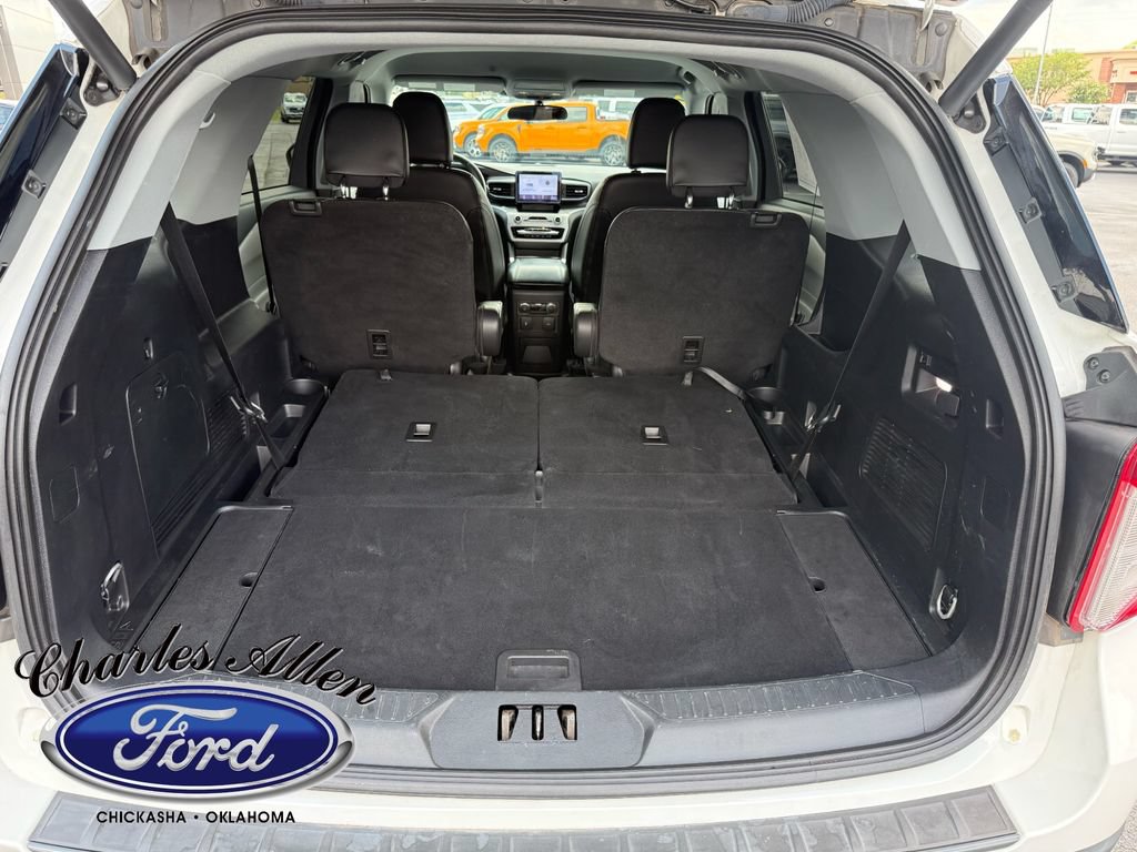 Used 2023 Ford Explorer XLT w/ Equipment Group 202A AWD/4WD image 19