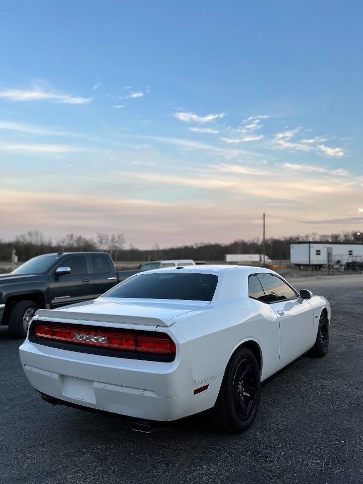 Used 2014 Dodge Challenger R/T image 6