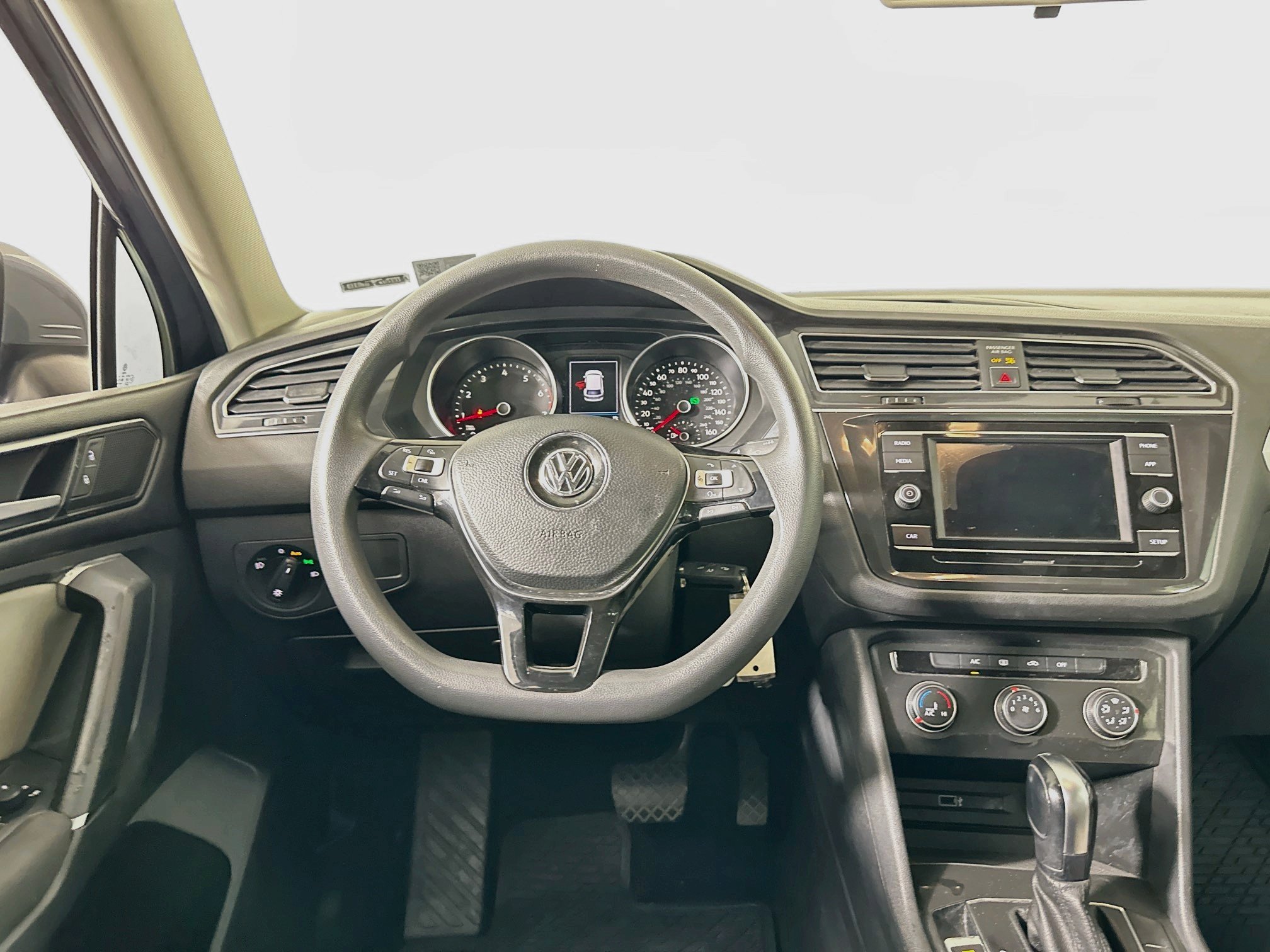 Used 2018 Volkswagen Tiguan S FWD image 17