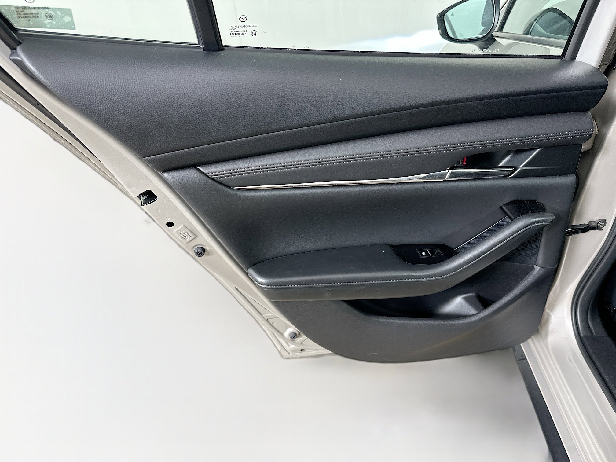 Used 2025 MAZDA MAZDA3 s image 27