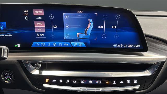 Used 2024 Cadillac Lyriq Luxury image 18