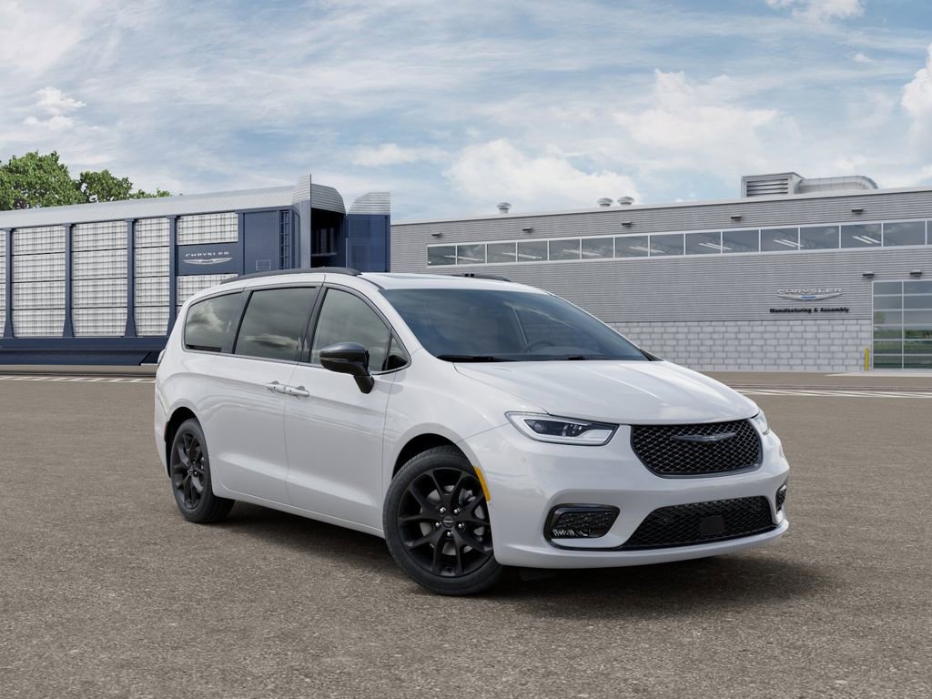 New 2026 Chrysler Pacifica Limited image 5