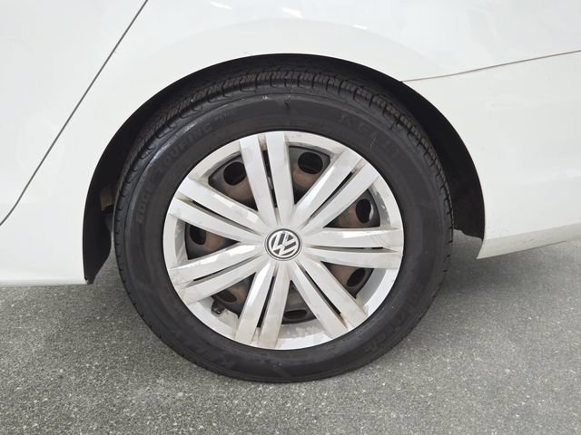 Used 2017 Volkswagen Jetta S w/ Jetta S Cold Weather Package FWD image 32