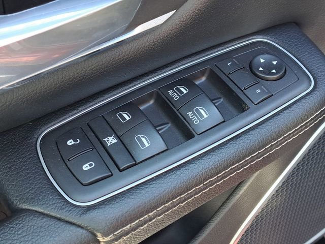 Used 2019 RAM 1500 Laramie AWD/4WD image 17