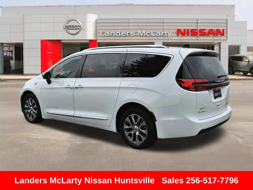 Used 2025 Chrysler Pacifica Pinnacle FWD image 6