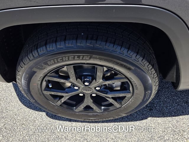 New 2026 Jeep Grand Cherokee L 2WD image 17