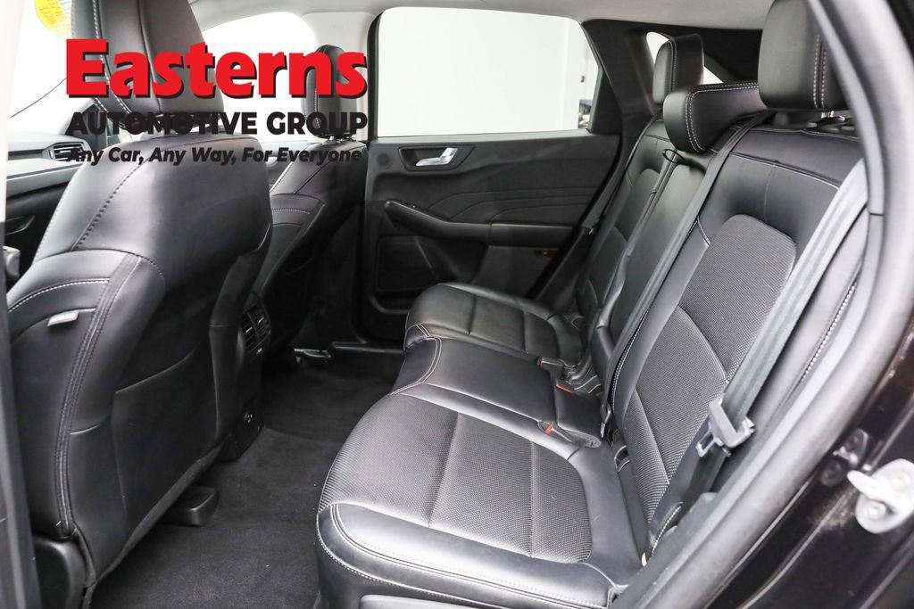 Used 2021 Ford Escape Titanium image 24