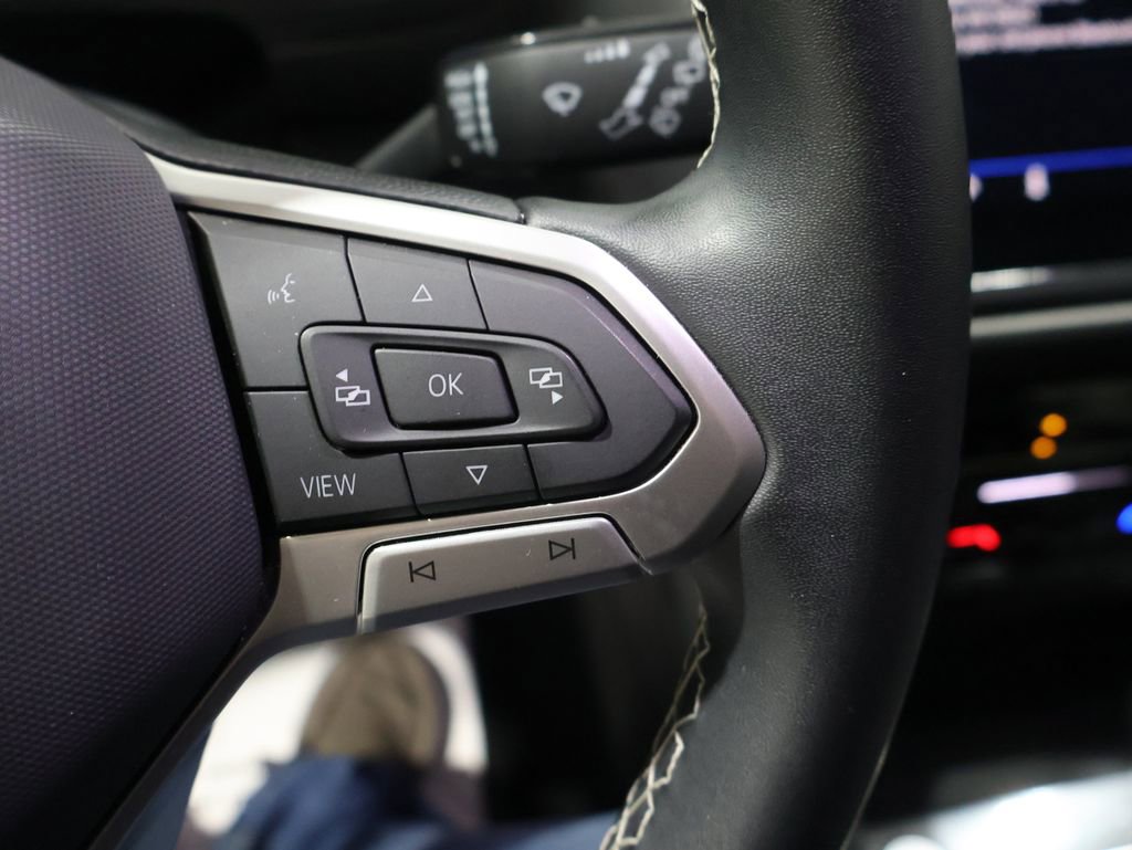 Used 2024 Volkswagen Tiguan SE image 34