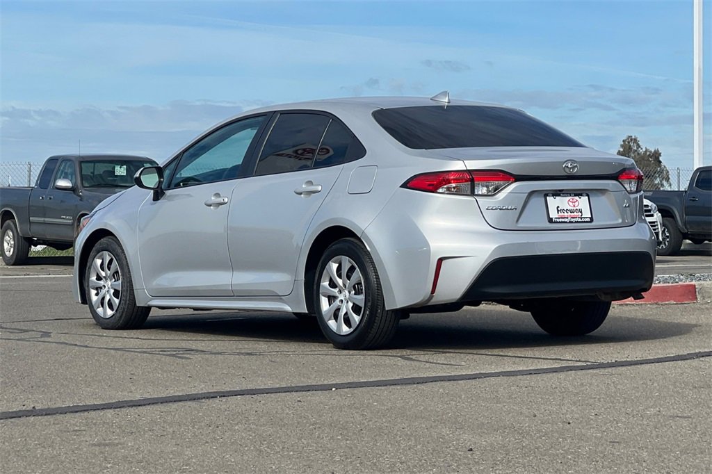 Certified 2025 Toyota Corolla LE image 7