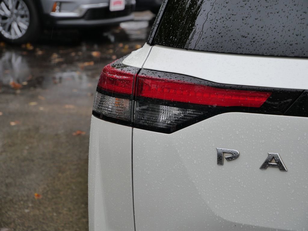 Used 2023 Nissan Pathfinder SL image 8