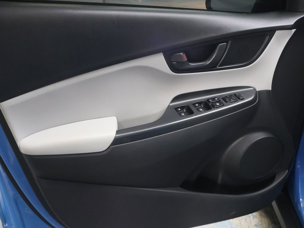 Used 2022 Hyundai Kona SEL image 15