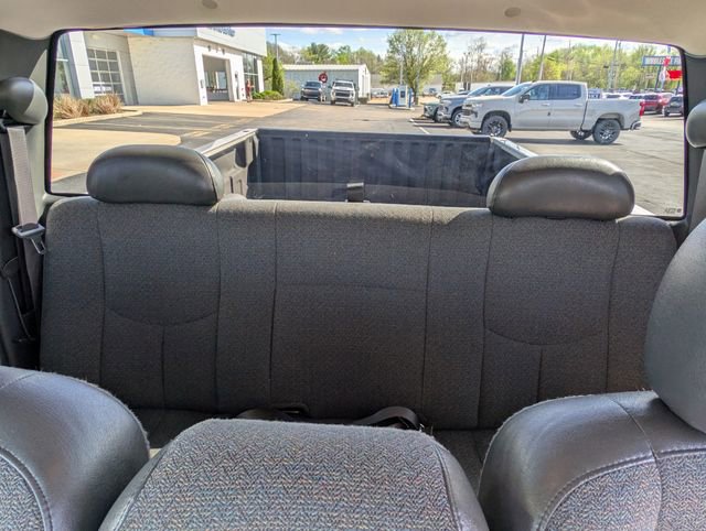 Used 2004 Chevrolet Silverado 1500 4x4 Extended Cab w/ Light Duty Power Package image 16