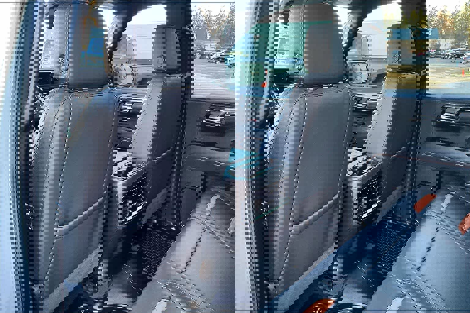 Used 2025 GMC Sierra 1500 AT4 w/ Technology Package image 12